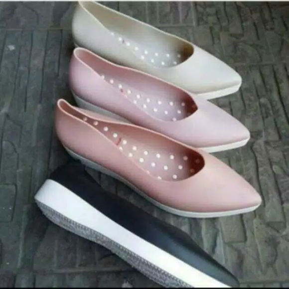 Sepatu Jelly Model Lancip