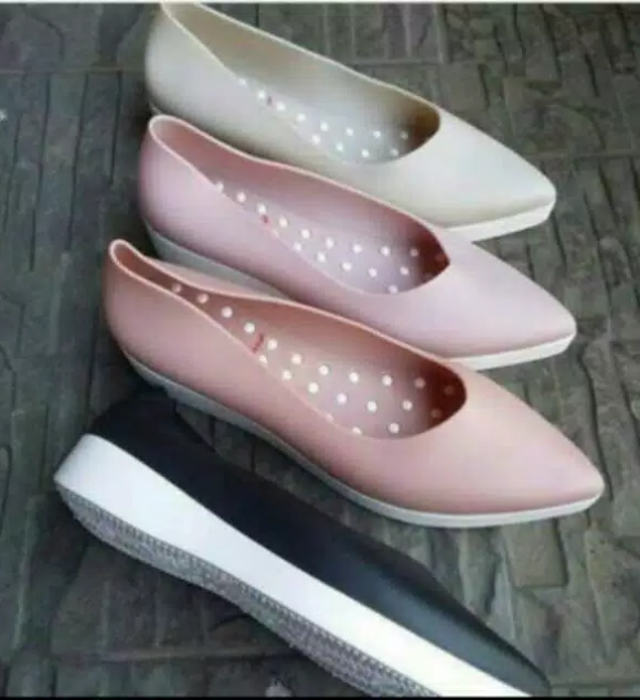 Sepatu Jelly Model Lancip
