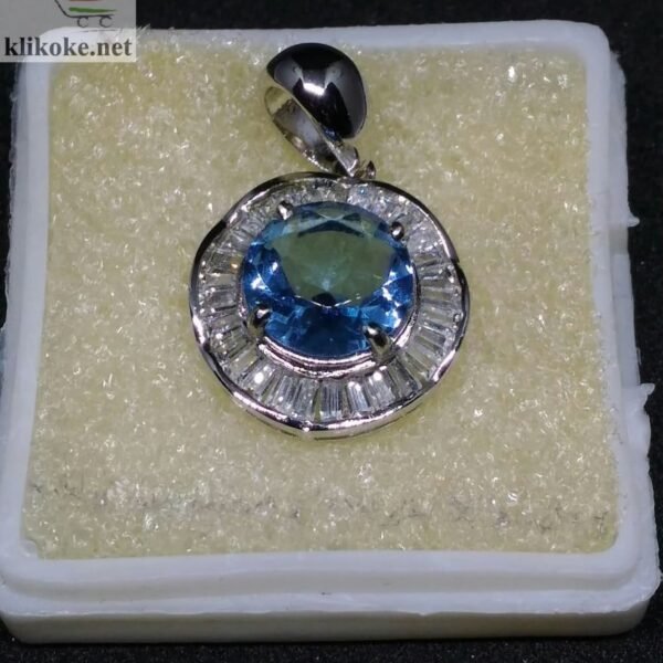 Liontin Blue Topas